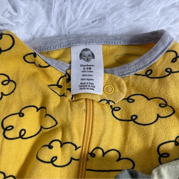 Gerber baby brand | 0-3 M baby boy footies bundle - Picture 7 of 9
